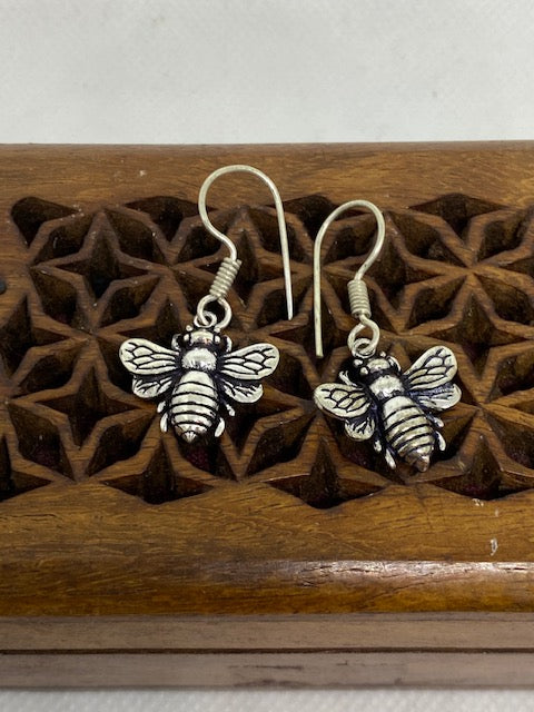 Bee Dangle