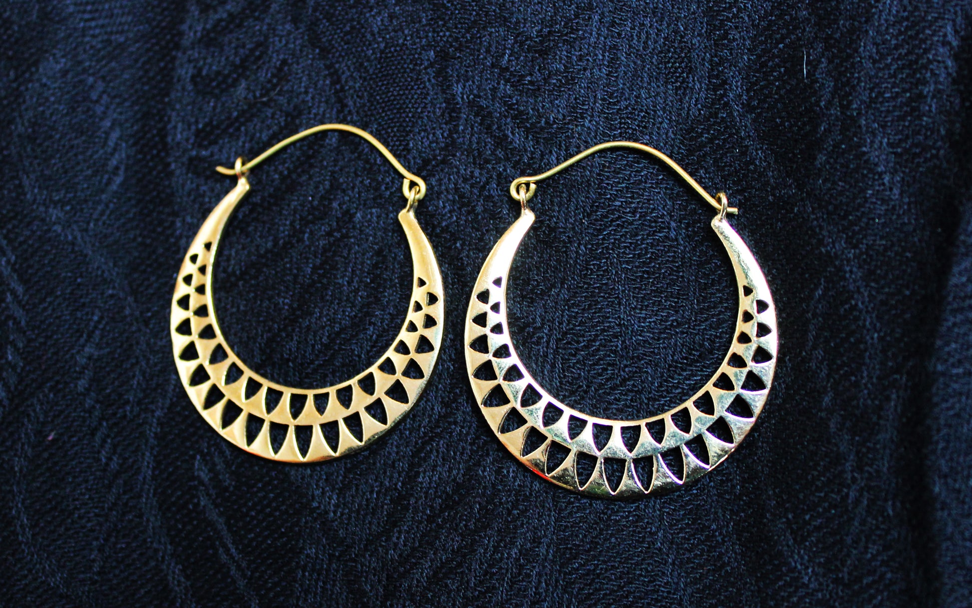 Epona Hoop Earrings EARN272 - Mishu Boutique